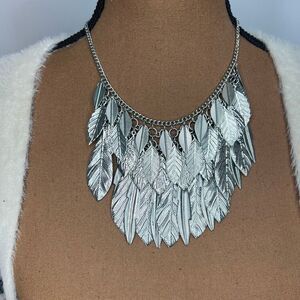 Charming Charlie Layered Feathers Boho Bib Collar Style Necklace Clasp Closure